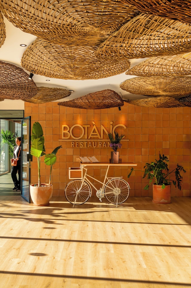 Atzavara Hotel & Spa — Restaurant & bars in Santa Susanna, Catalonia