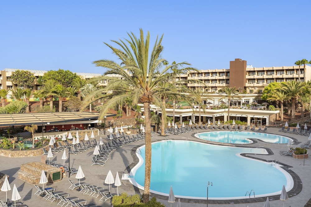 Barceló Lanzarote Royal Level — Swimming pool in Costa Teguise, Canary Islands