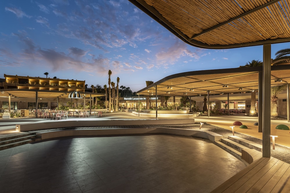 Barceló Lanzarote Royal Level — Restaurant & bars in Costa Teguise, Canary Islands