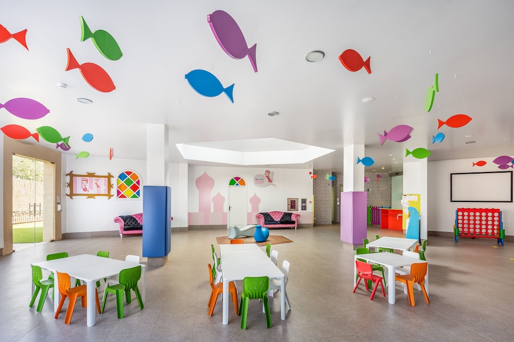 Barceló Lanzarote Royal Level — Attractions for children in Costa Teguise, Canary Islands