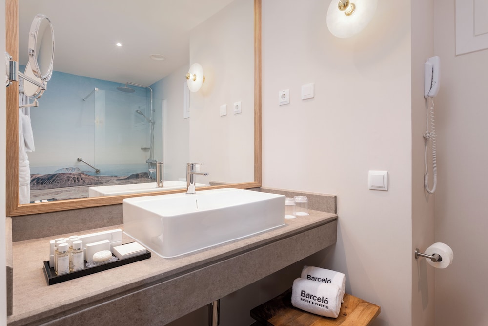 Barceló Lanzarote Royal Level — Hotel rooms in Costa Teguise, Canary Islands