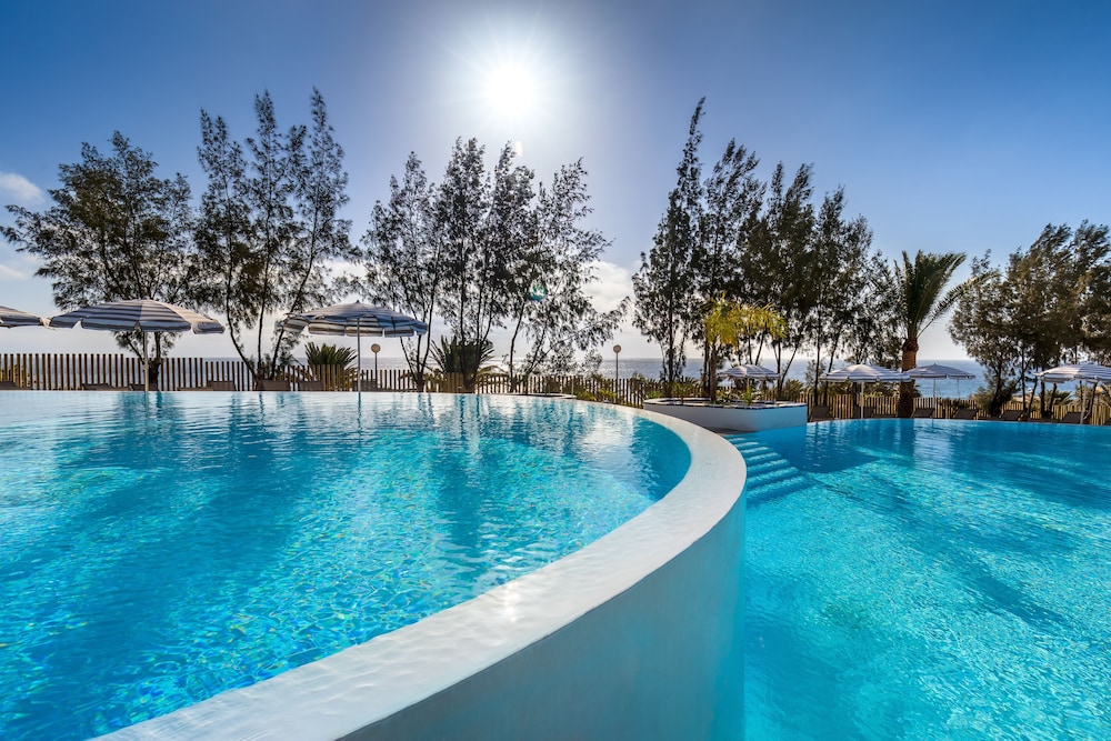 Barceló Lanzarote Royal Level — Swimming pool in Costa Teguise, Canary Islands