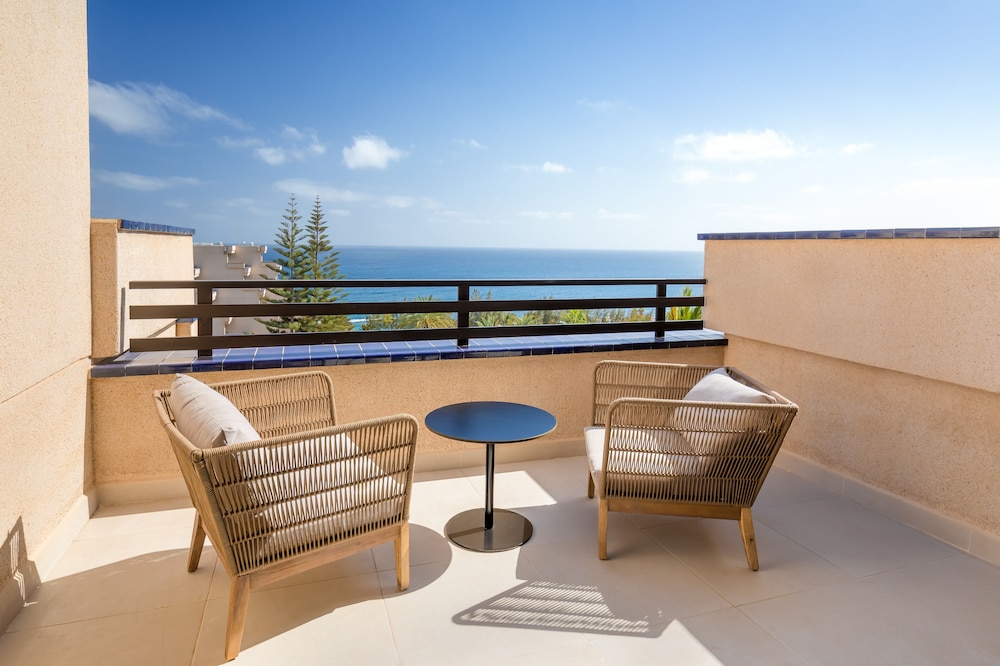 Barceló Lanzarote Royal Level — Hotel rooms in Costa Teguise, Canary Islands