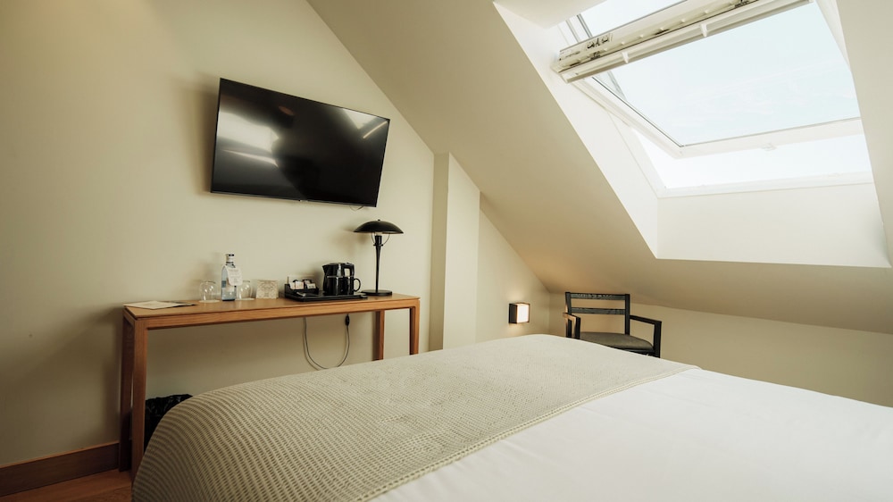 Hotel Estepona Plaza — Hotel rooms in Estepona, Andalusia