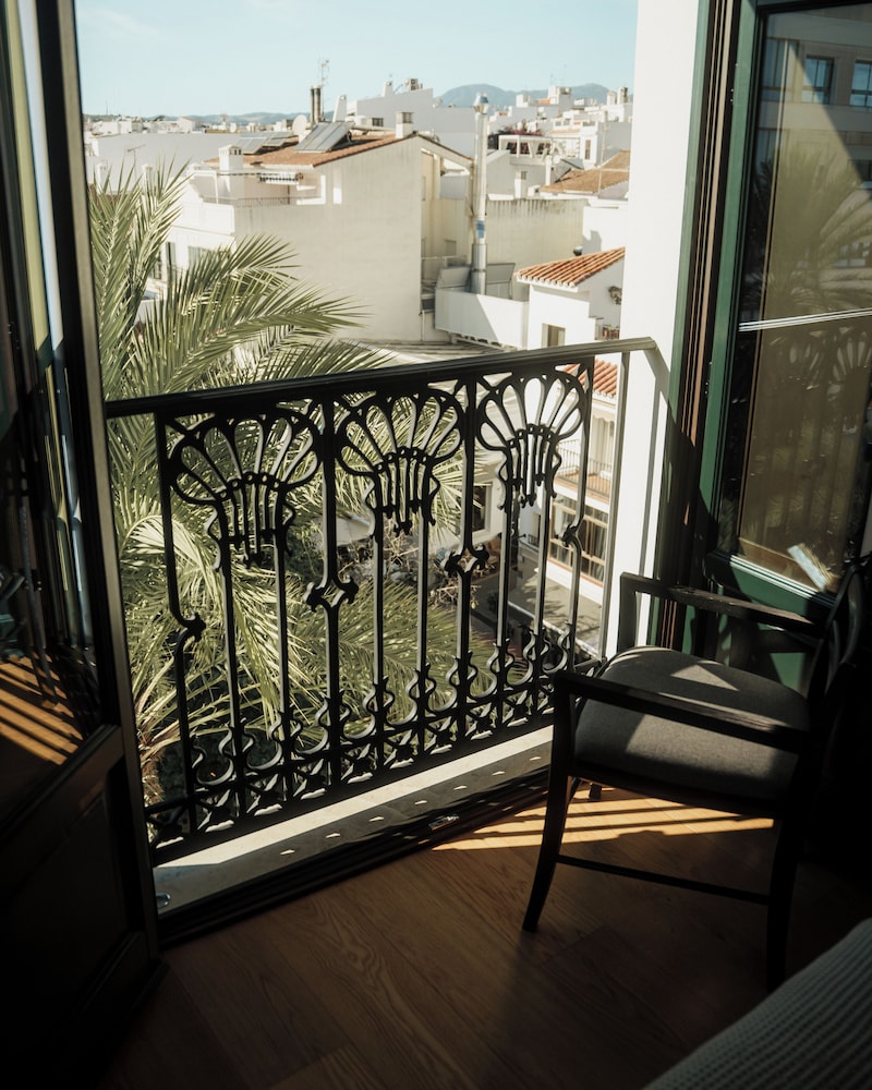 Hotel Estepona Plaza — Hotel rooms in Estepona, Andalusia