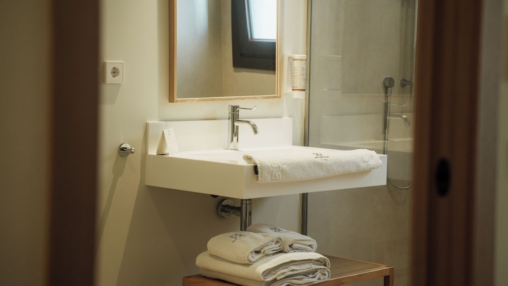Hotel Estepona Plaza — Hotel rooms in Estepona, Andalusia