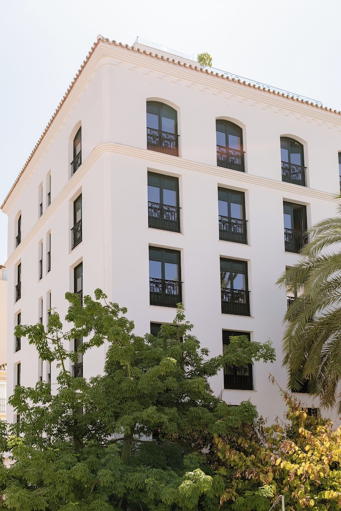 Hotel Estepona Plaza — Hotel building in Estepona, Andalusia