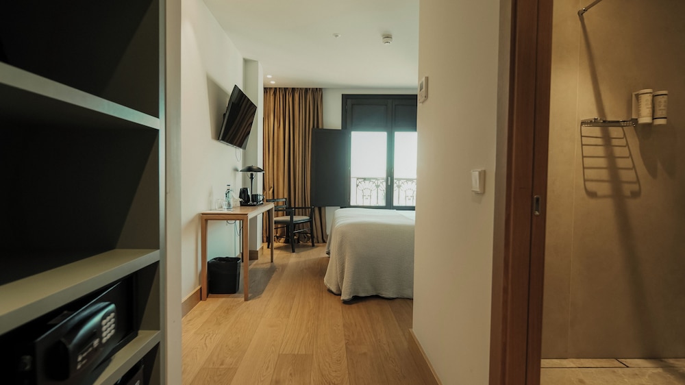 Hotel Estepona Plaza — Hotel rooms in Estepona, Andalusia