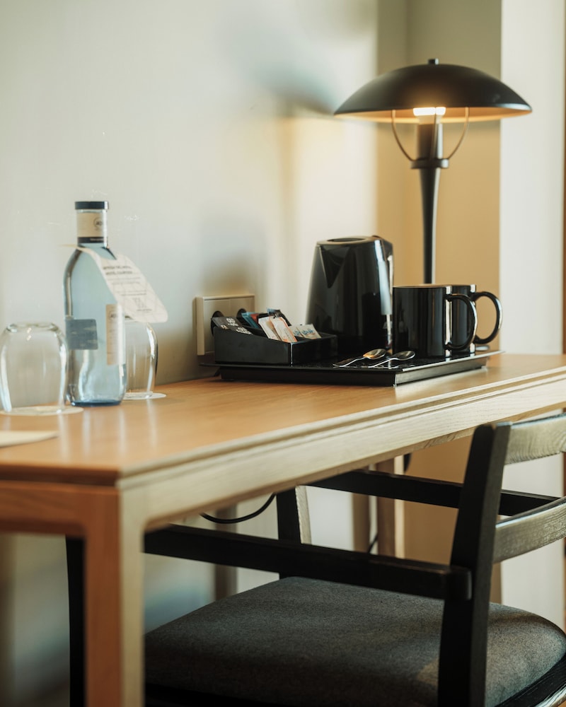 Hotel Estepona Plaza — Hotel rooms in Estepona, Andalusia