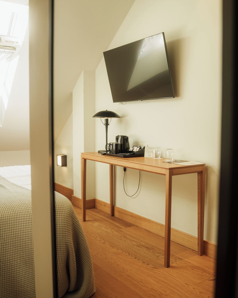 Hotel Estepona Plaza — Hotel rooms in Estepona, Andalusia