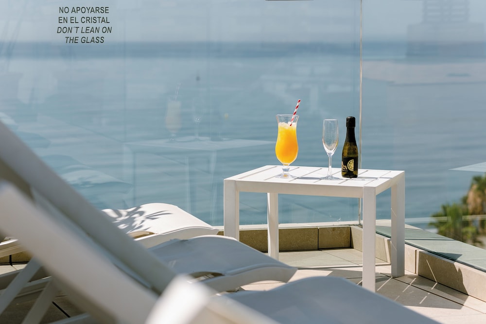 Hotel Estepona Plaza — Restaurant & bars in Estepona, Andalusia