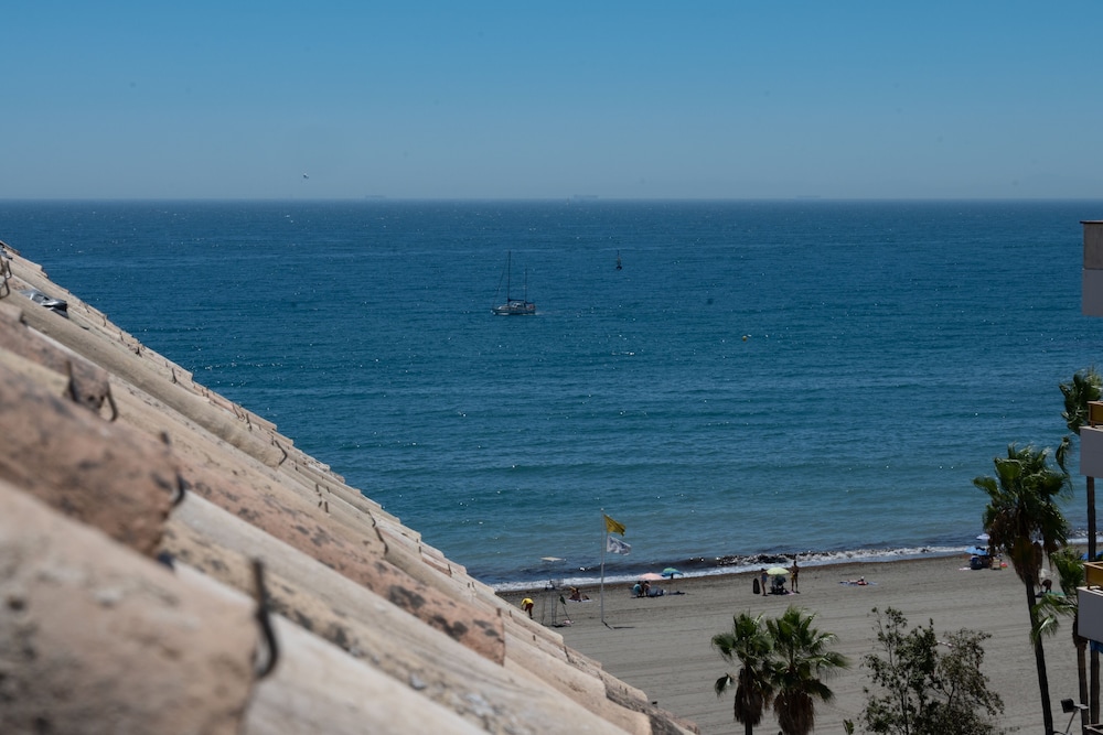 Hotel Estepona Plaza — Beach in Estepona, Andalusia