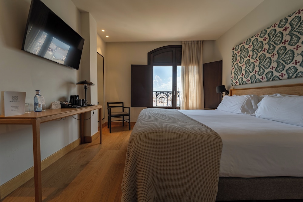 Hotel Estepona Plaza — Hotel rooms in Estepona, Andalusia
