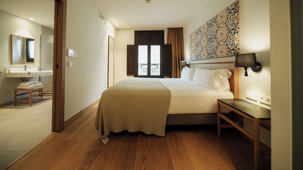 Hotel Estepona Plaza — Hotel rooms in Estepona, Andalusia
