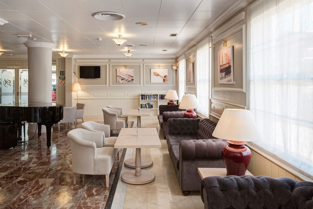Senator Port Mahón — Restaurant & bars in Mahon, Balearic Islands