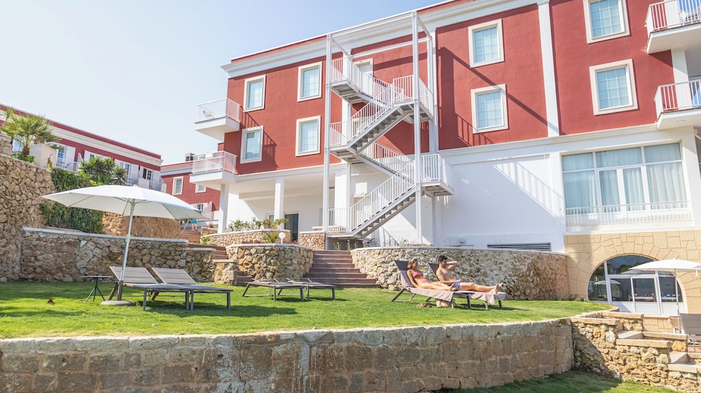 Senator Port Mahón — Hotel building in Mahon, Balearic Islands