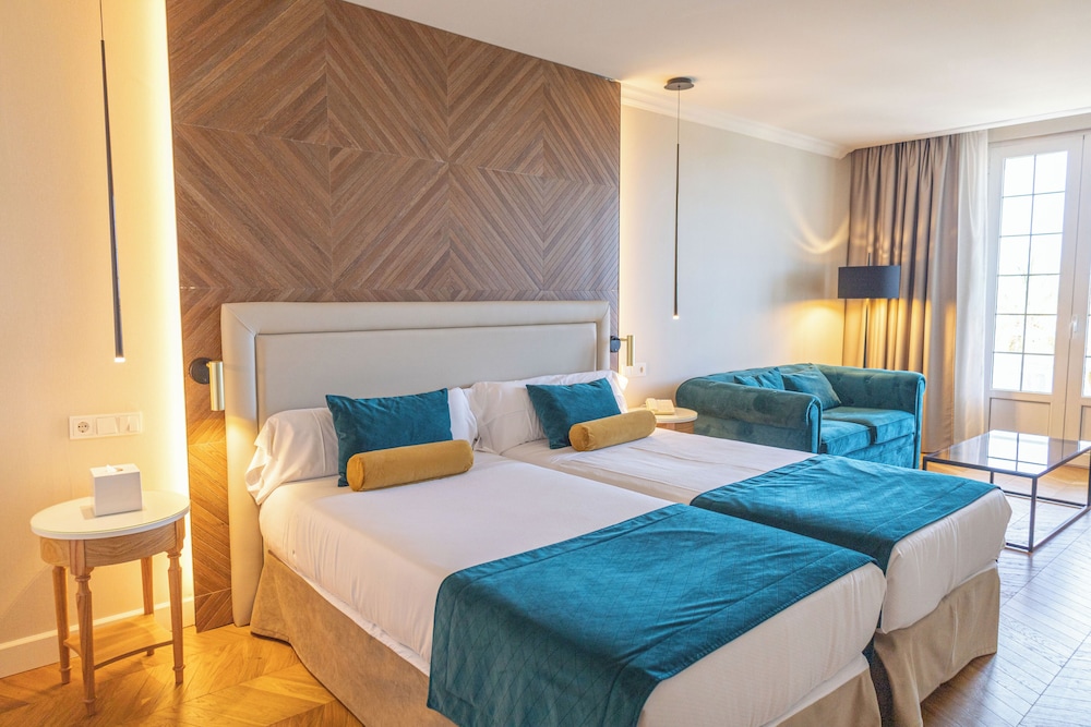 Senator Port Mahón — Hotel rooms in Mahon, Balearic Islands