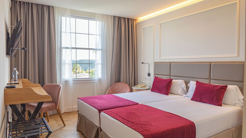 Senator Port Mahón — Hotel rooms in Mahon, Balearic Islands