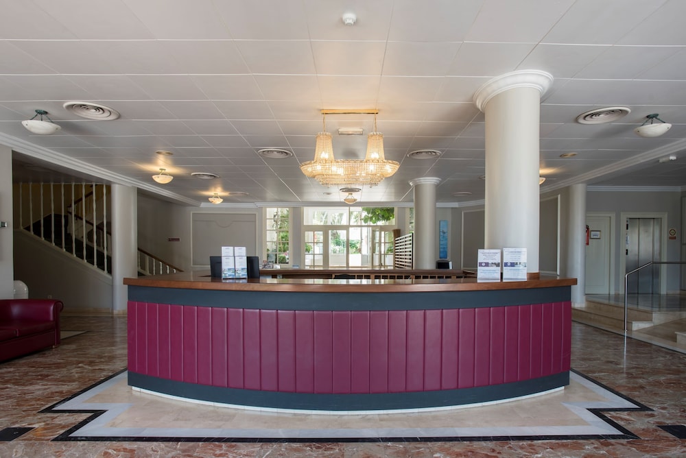 Senator Port Mahón — Hotel building in Mahon, Balearic Islands