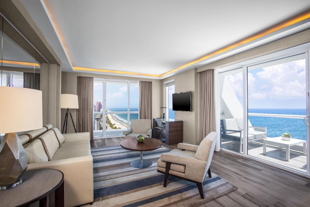 Conrad Fort Lauderdale Beach — Hotel rooms in Fort Lauderdale, Florida
