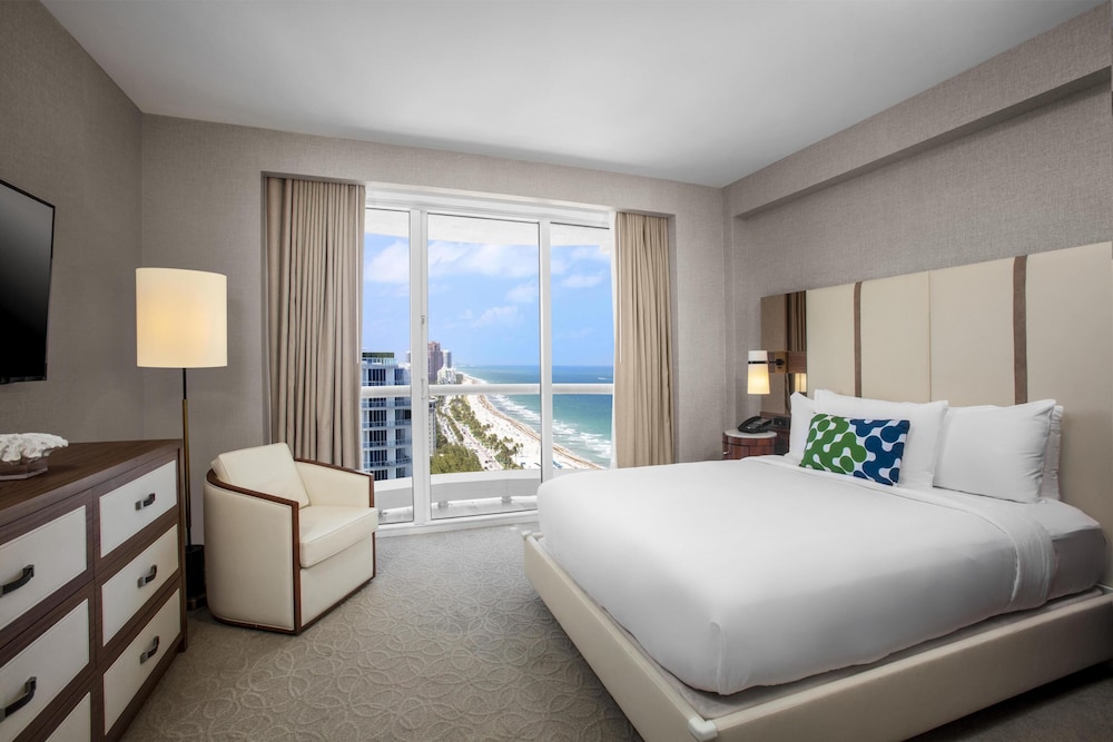 Conrad Fort Lauderdale Beach — Hotel rooms in Fort Lauderdale, Florida