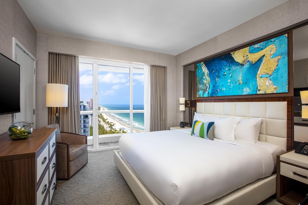 Conrad Fort Lauderdale Beach — Hotel rooms in Fort Lauderdale, Florida