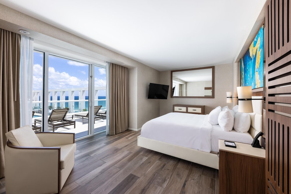 Conrad Fort Lauderdale Beach — Hotel rooms in Fort Lauderdale, Florida
