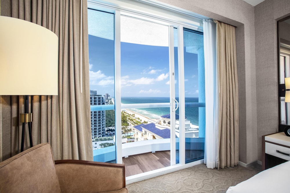 Conrad Fort Lauderdale Beach — Hotel rooms in Fort Lauderdale, Florida