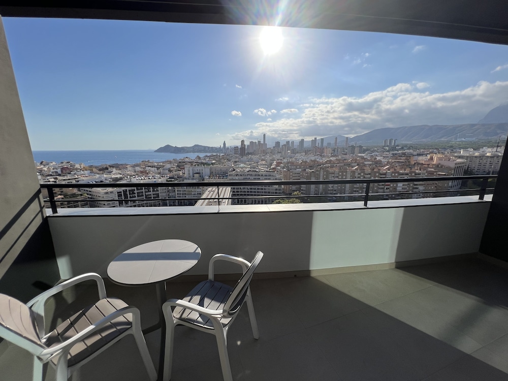 Hotel Primavera Park **** Superior — Hotel rooms in Benidorm, Valencian Community
