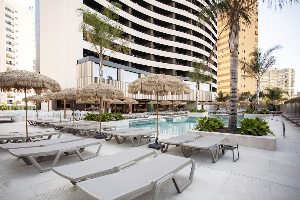 Hotel Primavera Park **** Superior — Swimming pool in Benidorm, Valencian Community