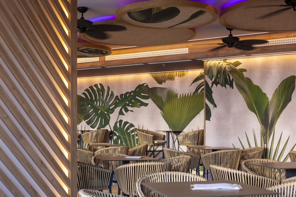 Hotel Primavera Park **** Superior — Restaurant & bars in Benidorm, Valencian Community