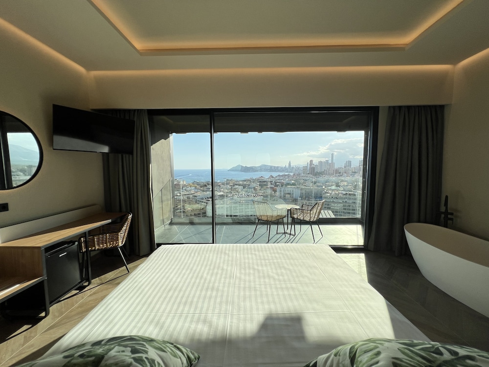 Hotel Primavera Park **** Superior — Hotel rooms in Benidorm, Valencian Community