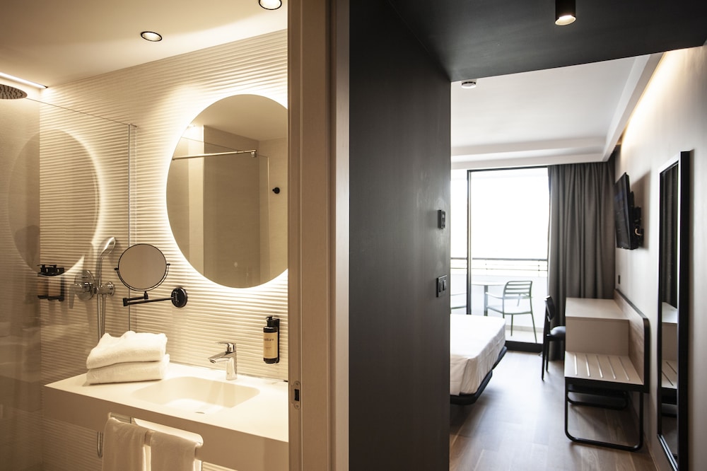 Hotel Primavera Park **** Superior — Hotel rooms in Benidorm, Valencian Community