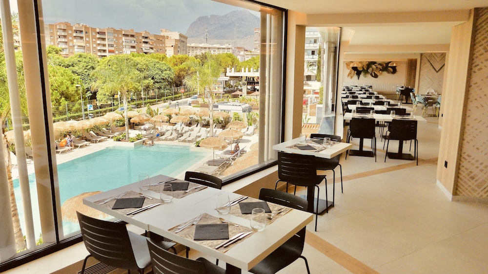 Hotel Primavera Park **** Superior — Restaurant & bars in Benidorm, Valencian Community