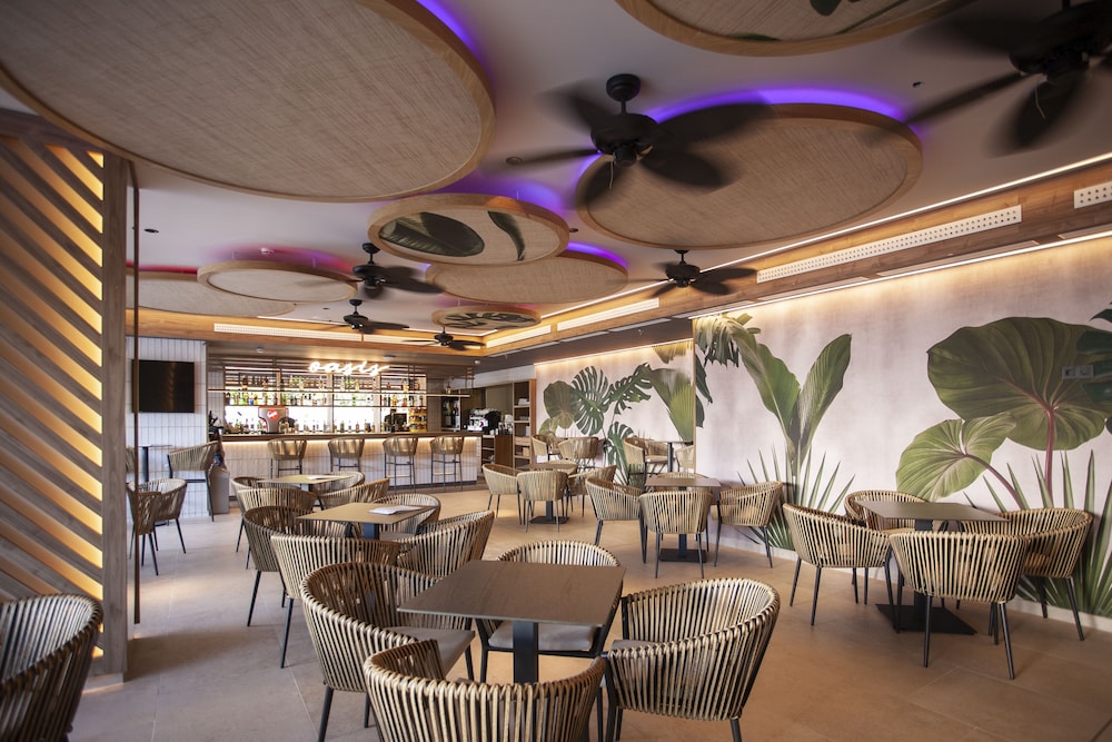 Hotel Primavera Park **** Superior — Restaurant & bars in Benidorm, Valencian Community