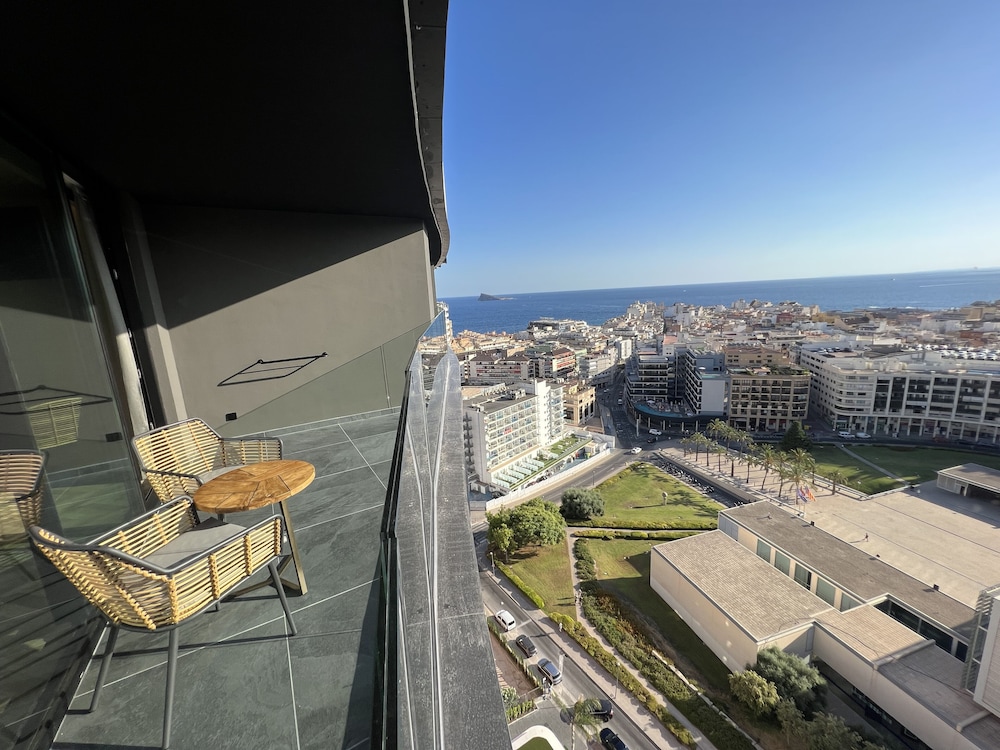 Hotel Primavera Park **** Superior — Hotel rooms in Benidorm, Valencian Community