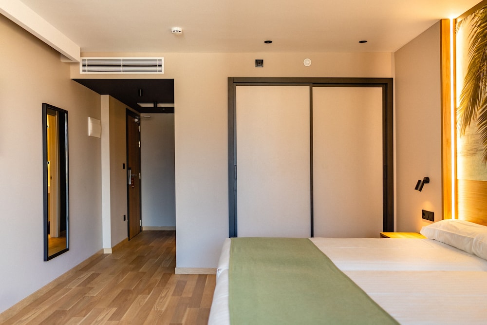 Hotel Primavera Park **** Superior — Hotel rooms in Benidorm, Valencian Community