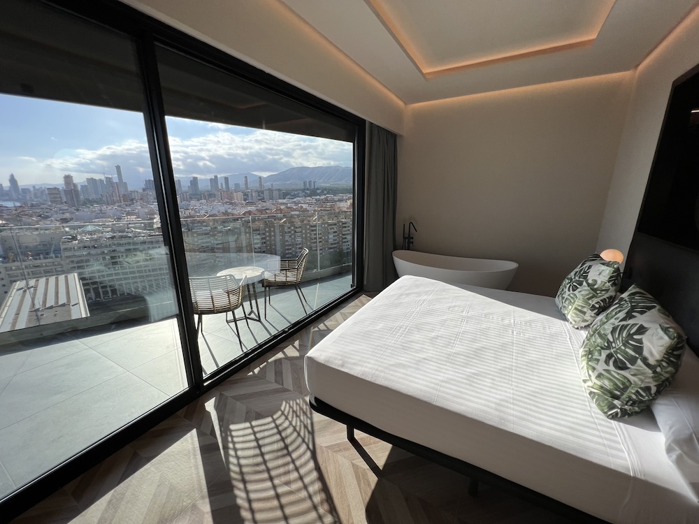 Hotel Primavera Park **** Superior — Hotel rooms in Benidorm, Valencian Community