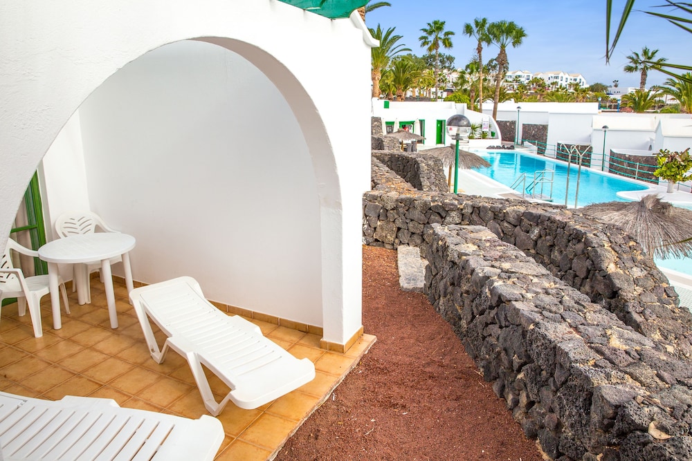Apartamentos LIVVO Las Gaviotas — Swimming pool in Puerto del Carmen, Canary Islands