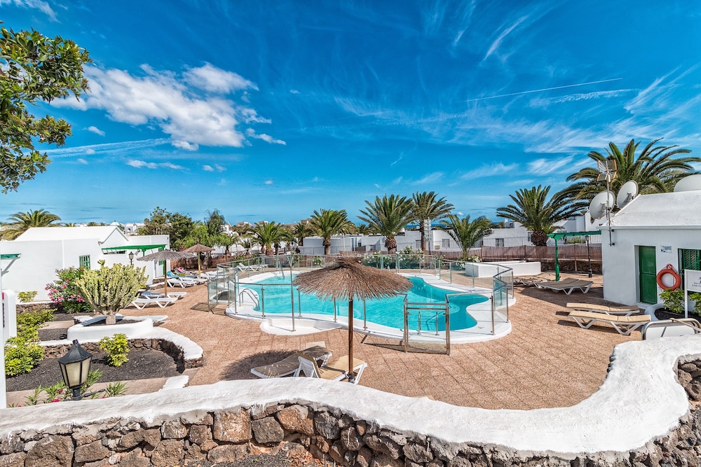 Apartamentos LIVVO Las Gaviotas — Swimming pool in Puerto del Carmen, Canary Islands