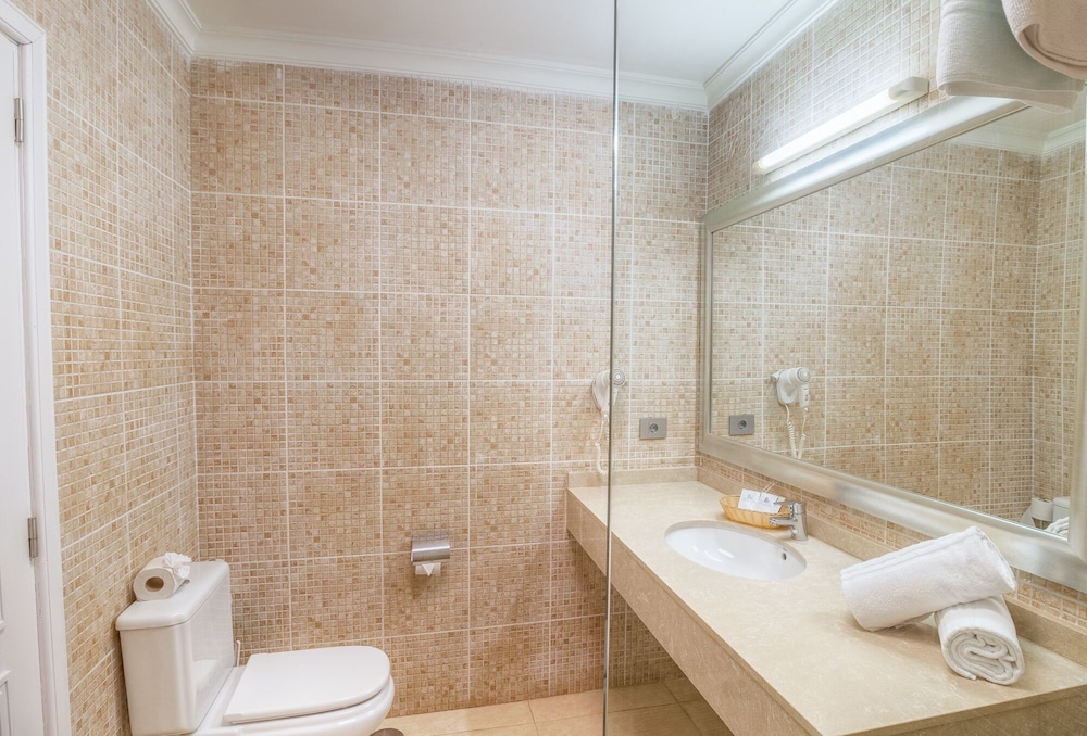 Apartamentos LIVVO Las Gaviotas — Hotel rooms in Puerto del Carmen, Canary Islands