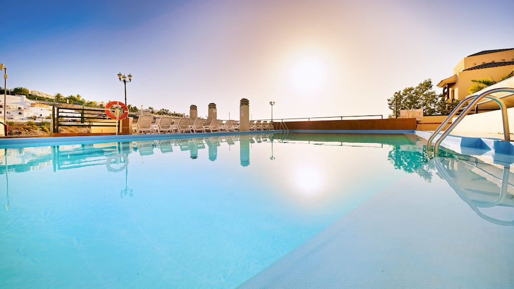 Ura Roslara — Swimming pool in Puerto Rico, Canary Islands