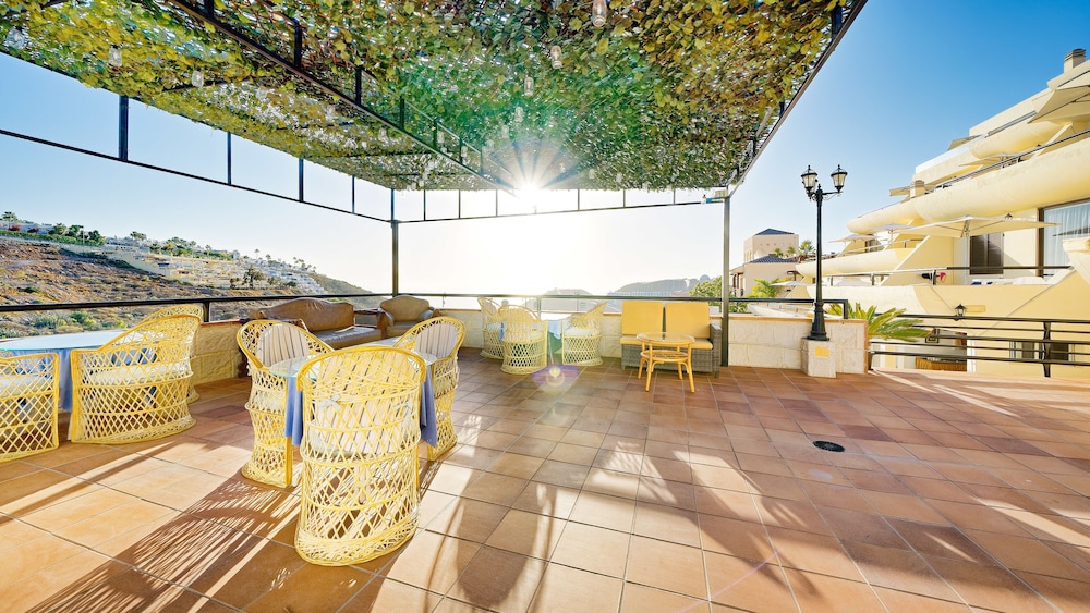 Ura Roslara — Restaurant & bars in Puerto Rico, Canary Islands