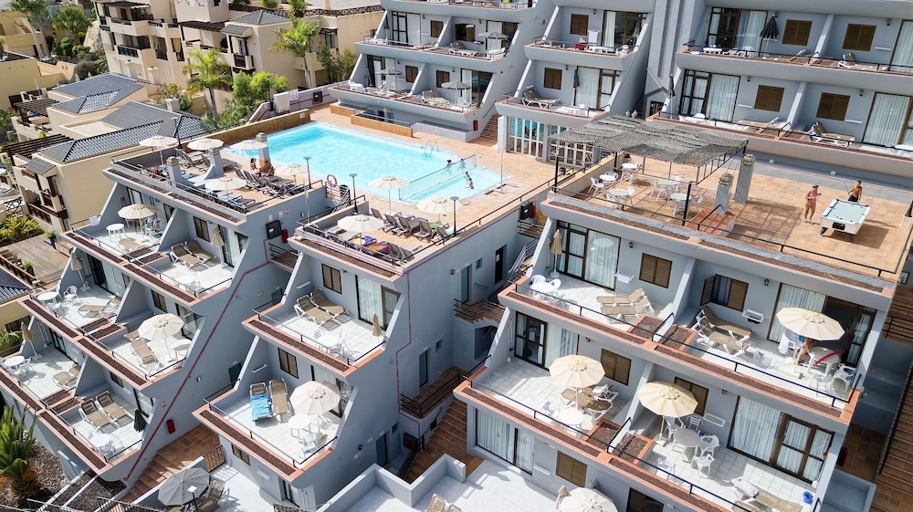 Ura Roslara — Hotel building in Puerto Rico, Canary Islands