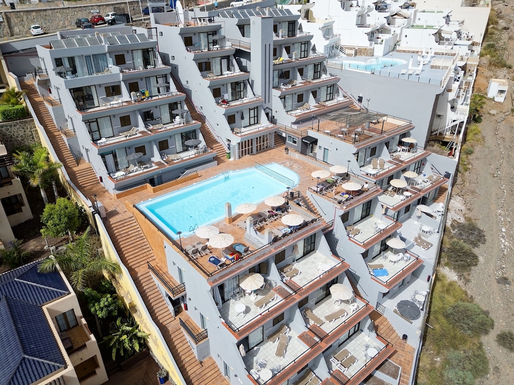 Ura Roslara — Hotel building in Puerto Rico, Canary Islands