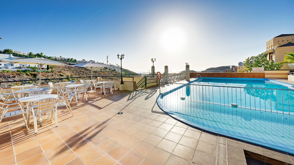 Ura Roslara — Swimming pool in Puerto Rico, Canary Islands