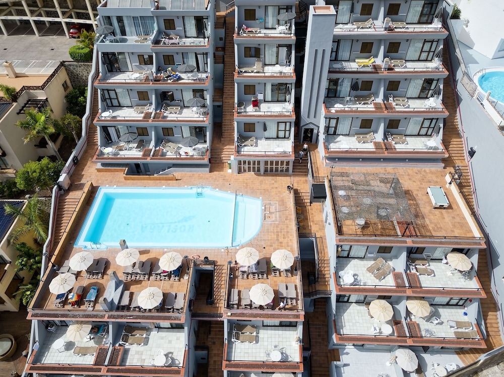 Ura Roslara — Swimming pool in Puerto Rico, Canary Islands