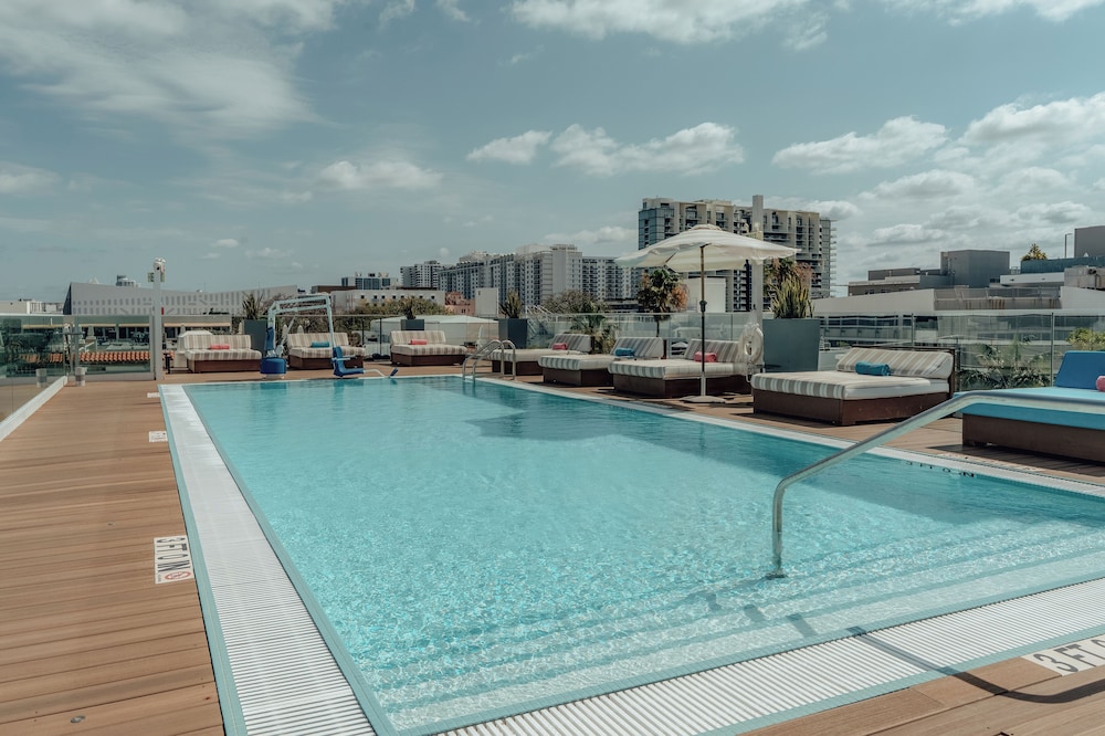 Iberostar Waves Miami Beach — Main photo in Miami, Florida