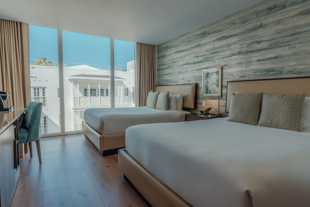 Iberostar Waves Miami Beach — Hotel rooms in Miami, Florida