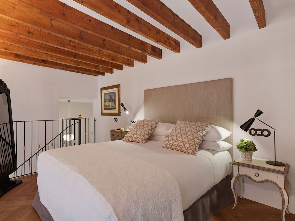 Hotel Glòria de Sant Jaume — Hotel rooms in Palma de Mallorca, Balearic Islands